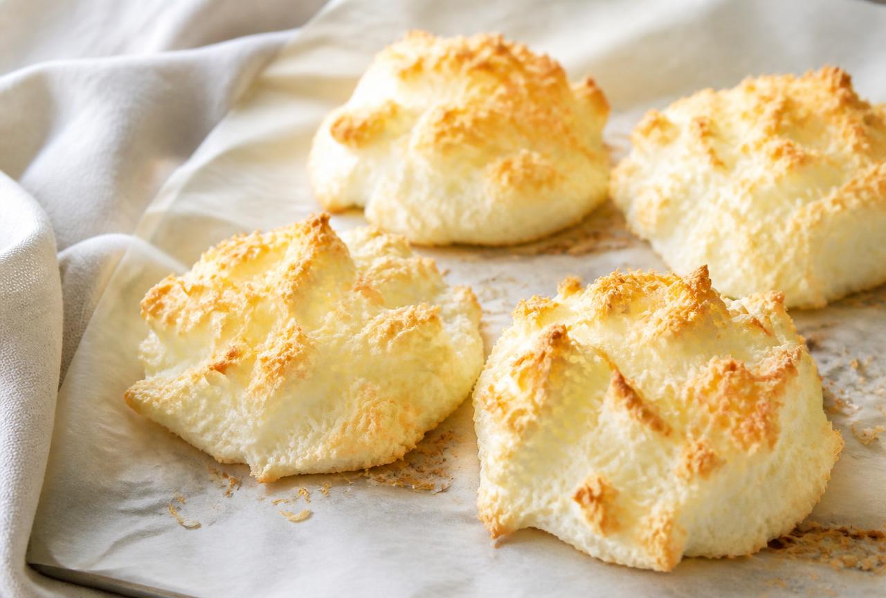 Nuvolette salate di albumi e parmigiano